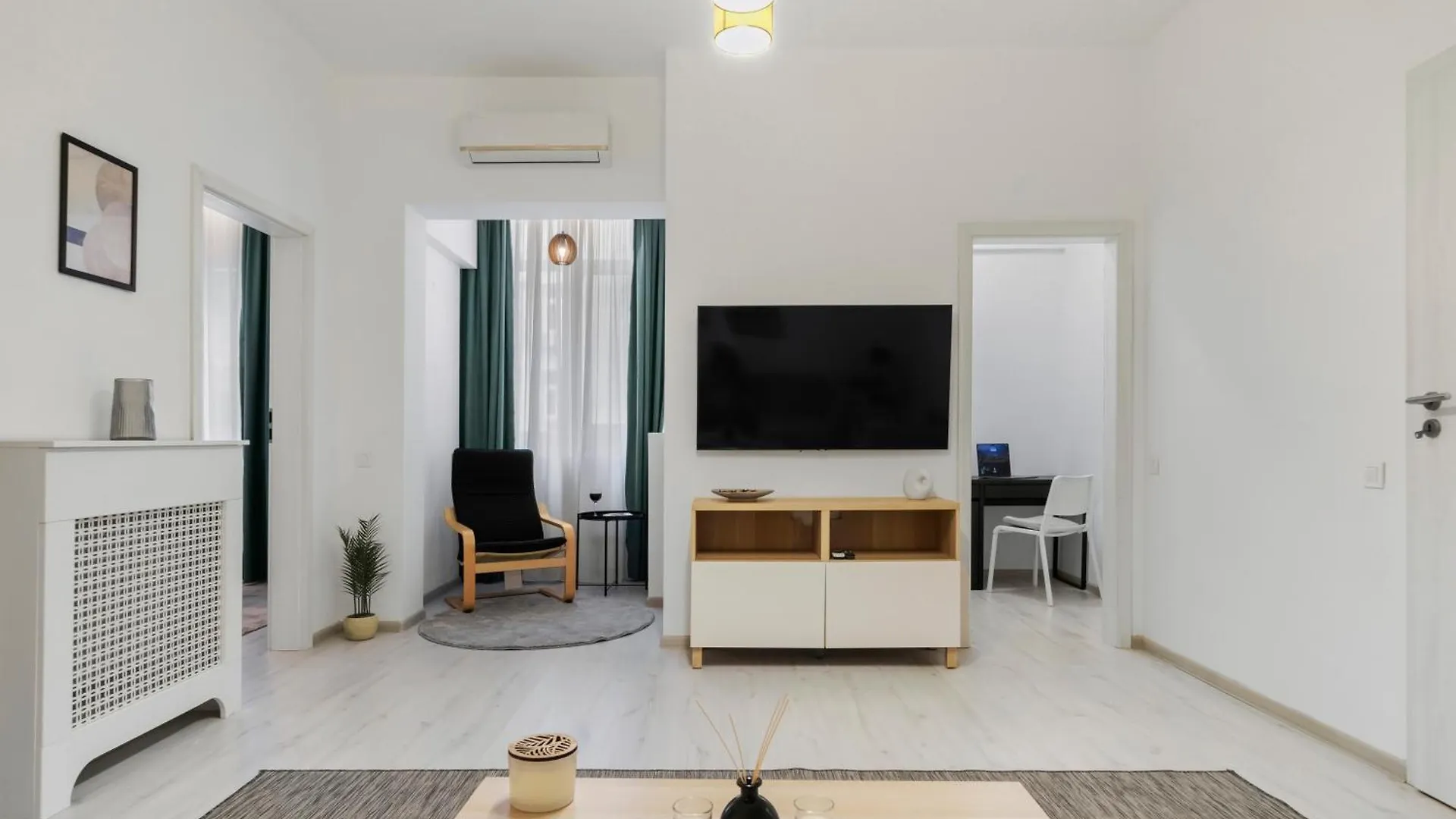 Scandinav 2Bdr Piata Romana Bukarest 0*,  Románia